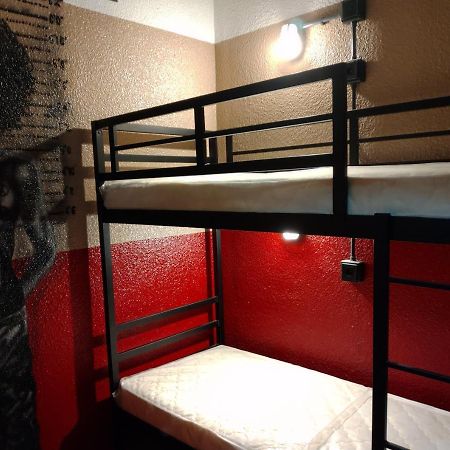 Hostel Prison Київ Екстер'єр фото