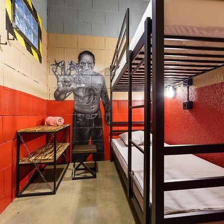 Hostel Prison Київ Екстер'єр фото