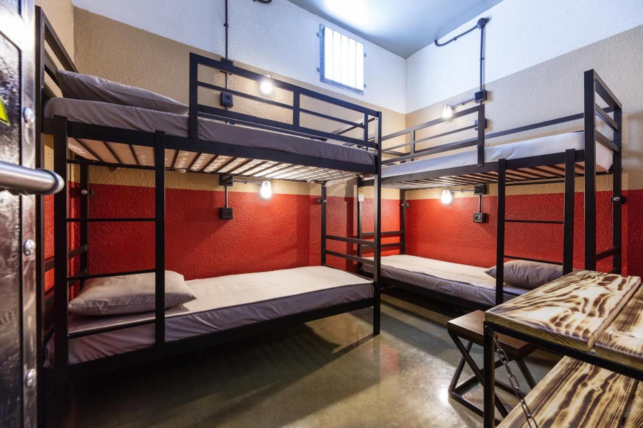 Hostel Prison Київ Екстер'єр фото