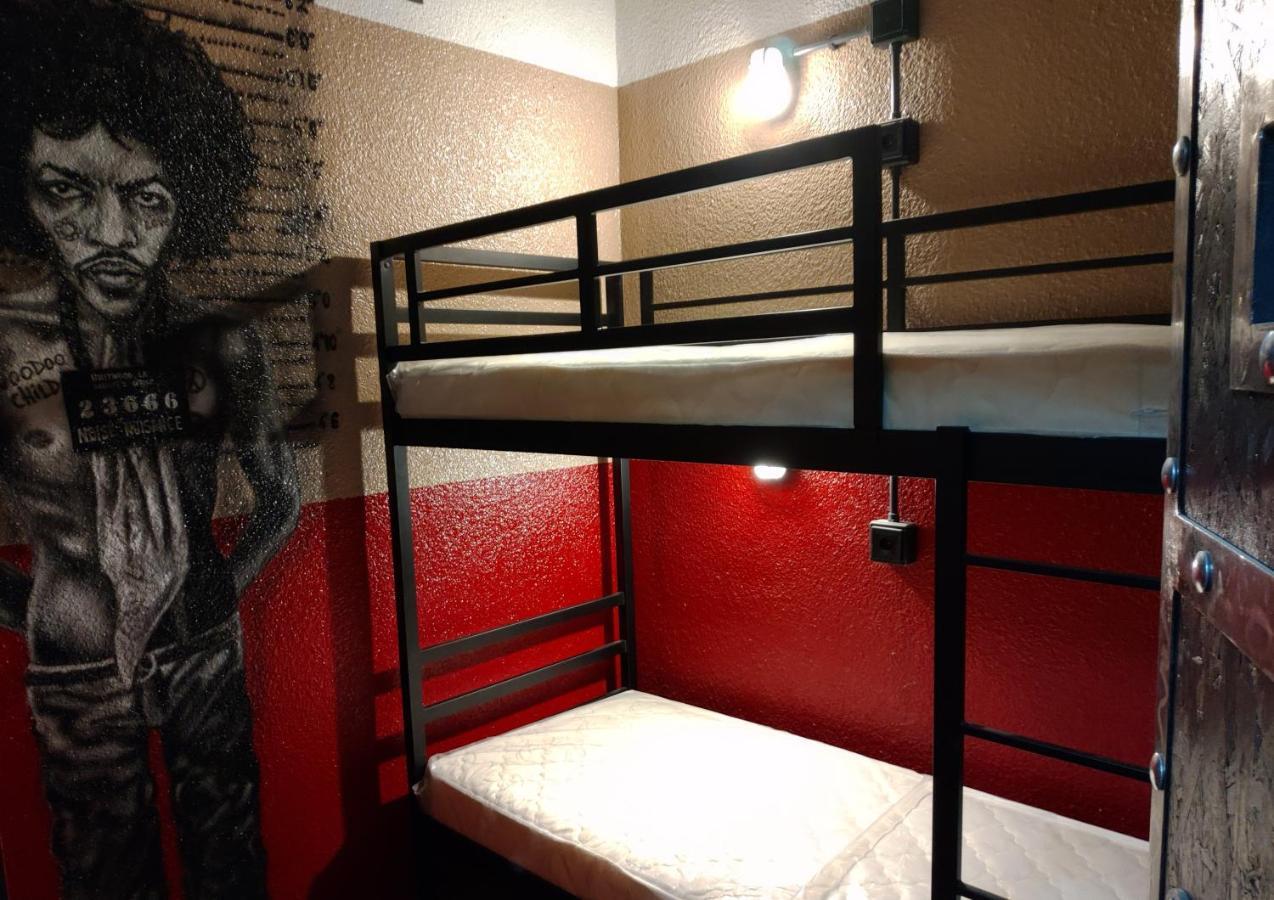 Hostel Prison Київ Екстер'єр фото