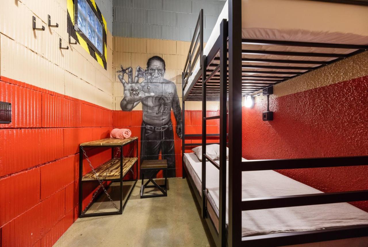 Hostel Prison Київ Екстер'єр фото