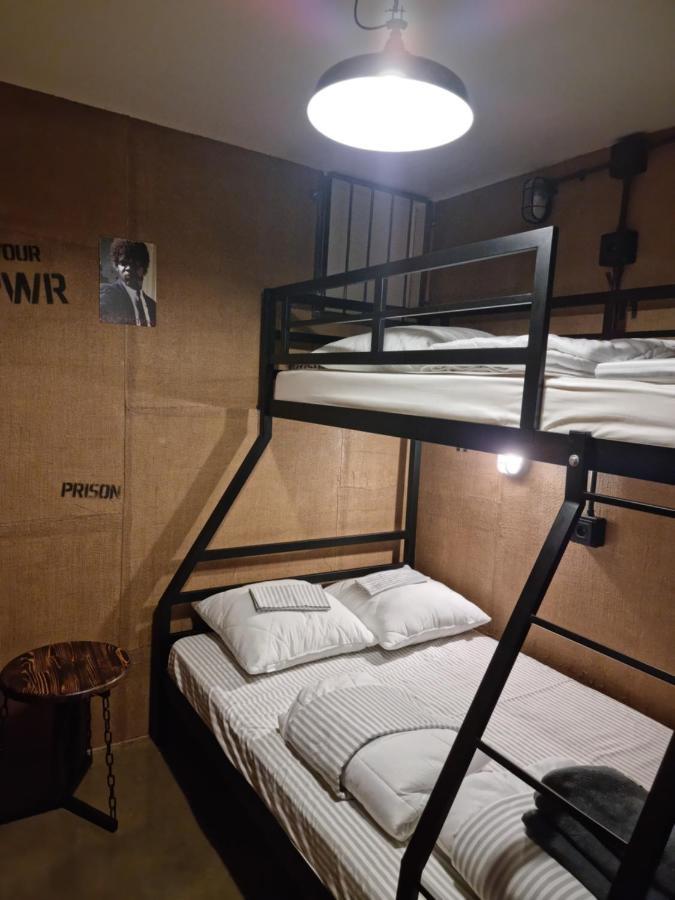 Hostel Prison Київ Екстер'єр фото